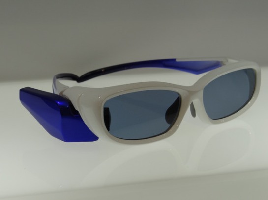 Toshiba Glass : des lunettes concurrentes aux Google Glass présentées au Ceatec